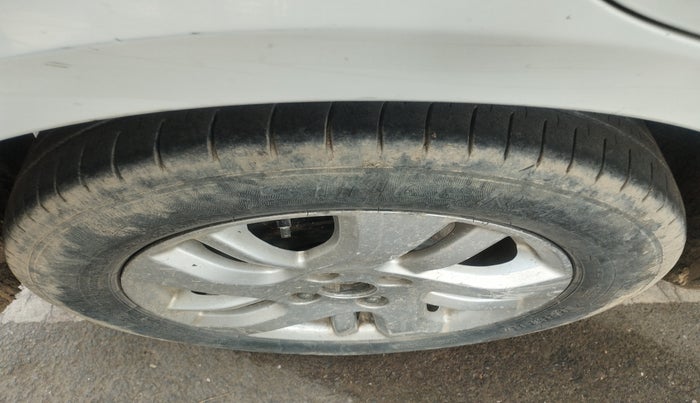 2013 Maruti Swift Dzire ZDI, Diesel, Manual, 1,13,409 km, tyre