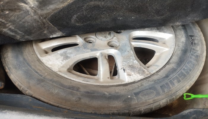 2013 Maruti Swift Dzire ZDI, Diesel, Manual, 1,13,409 km, tyre