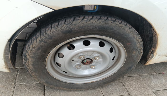 2017 Hyundai Eon ERA +, Petrol, Manual, 48,803 km, tyre