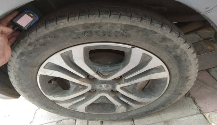 2019 Tata Tiago XZ PETROL, Petrol, Manual, 1,36,727 km, tyre