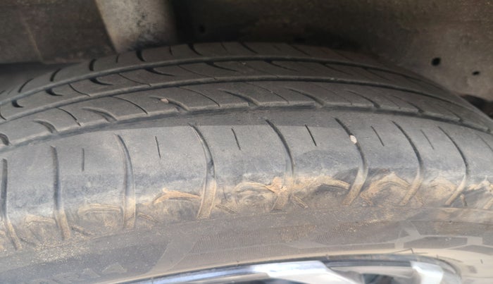 2015 Maruti Celerio VXI, Petrol, Manual, 1,80,090 km, tyre