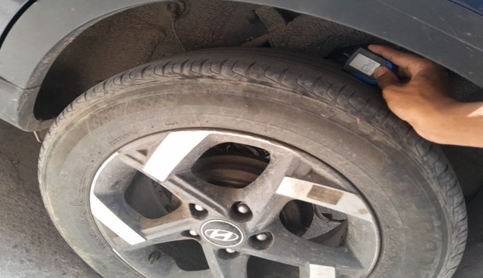 2020 Hyundai VENUE SX 1.5 CRDI, Diesel, Manual, 1,19,357 km, tyre