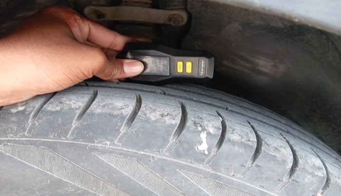 2015 Hyundai Creta SX 1.6 DIESEL, Diesel, Manual, 2,62,766 km, tyre