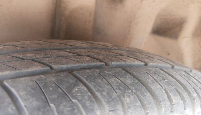 2014 Maruti Swift Dzire TOUR DIESEL, Diesel, Manual, 1,37,886 km, tyre