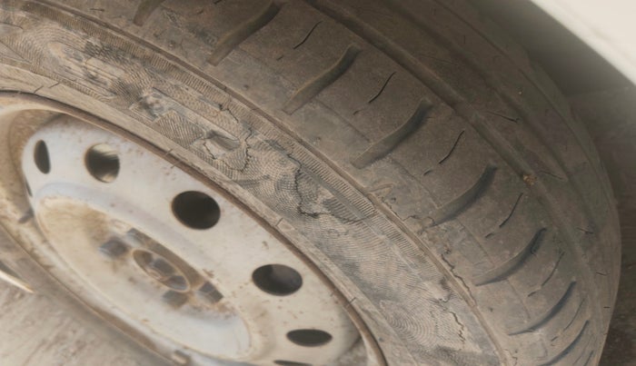 2014 Maruti Swift Dzire TOUR DIESEL, Diesel, Manual, 1,37,886 km, tyre