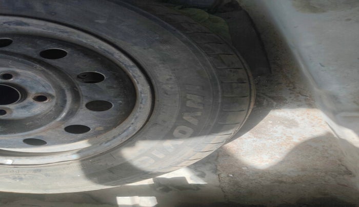 2014 Maruti Swift Dzire TOUR DIESEL, Diesel, Manual, 1,37,886 km, tyre