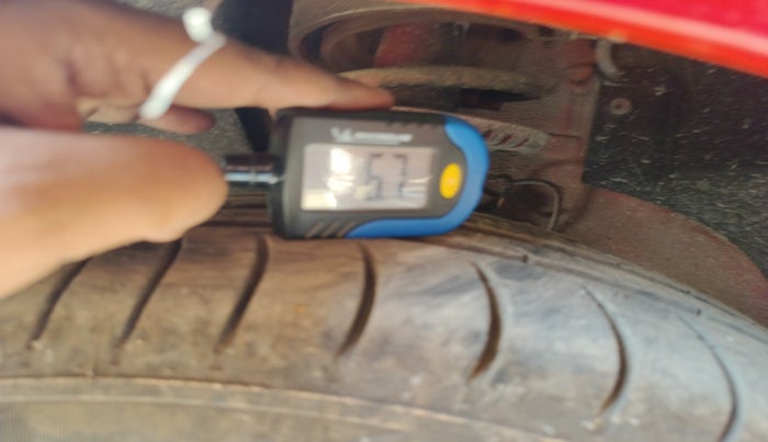 2011 Volkswagen Vento COMFORTLINE 1.6, Petrol, Manual, 78,061 km, tyre