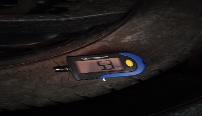 2011 Volkswagen Vento COMFORTLINE 1.6, Petrol, Manual, 78,061 km, tyre