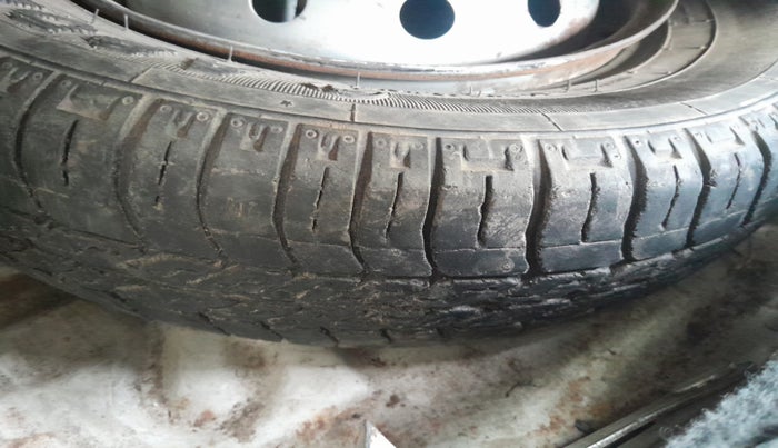 2011 Maruti Alto LXI, Petrol, Manual, 1,46,053 km, tyre