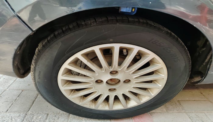 2015 Tata Zest XM PETROL, Petrol, Manual, 1,02,861 km, tyre