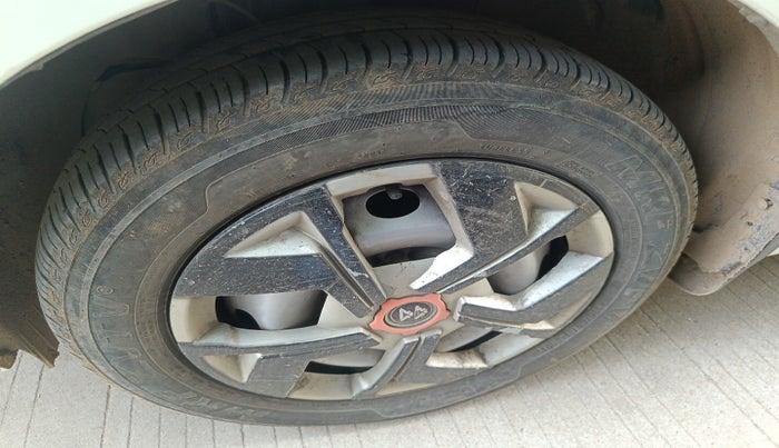 2023 Tata Tiago XE PETROL, Petrol, Manual, 36,423 km, tyre
