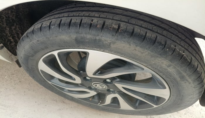 2021 Toyota Glanza V CVT, Petrol, Automatic, 19,393 km, tyre