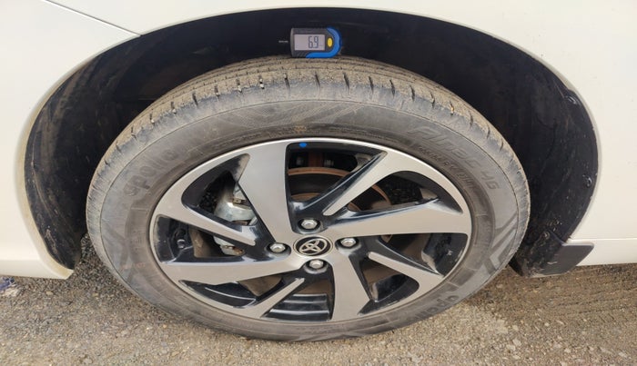 2025 Toyota Glanza V AMT, Petrol, Automatic, 2,684 km, tyre