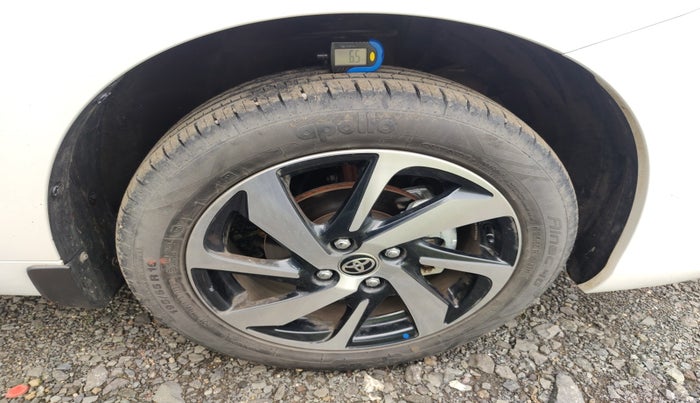 2025 Toyota Glanza V AMT, Petrol, Automatic, 2,684 km, tyre
