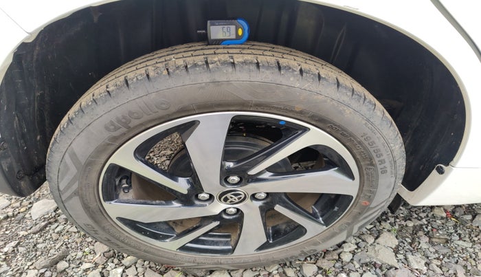 2025 Toyota Glanza V AMT, Petrol, Automatic, 2,684 km, tyre