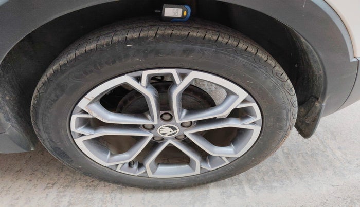 2021 Skoda KUSHAQ STYLE 1.0L TSI AT, Petrol, Automatic, 38,237 km, tyre