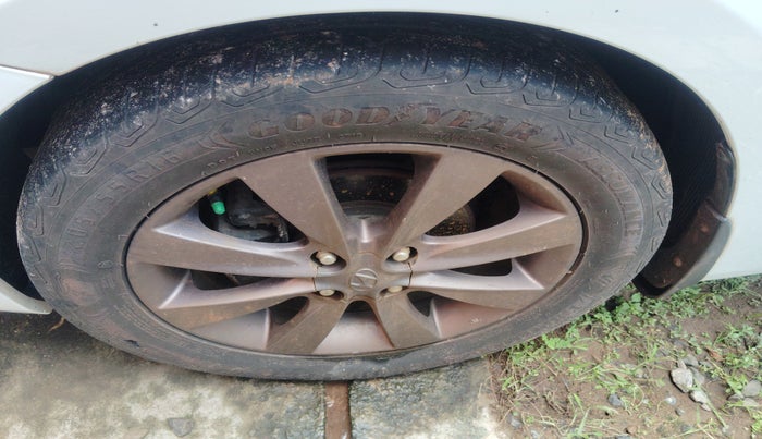 2012 Hyundai Verna FLUIDIC 1.6 VTVT SX, Petrol, Manual, 71,964 km, tyre
