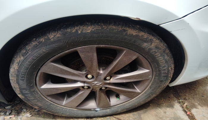 2012 Hyundai Verna FLUIDIC 1.6 VTVT SX, Petrol, Manual, 71,964 km, tyre