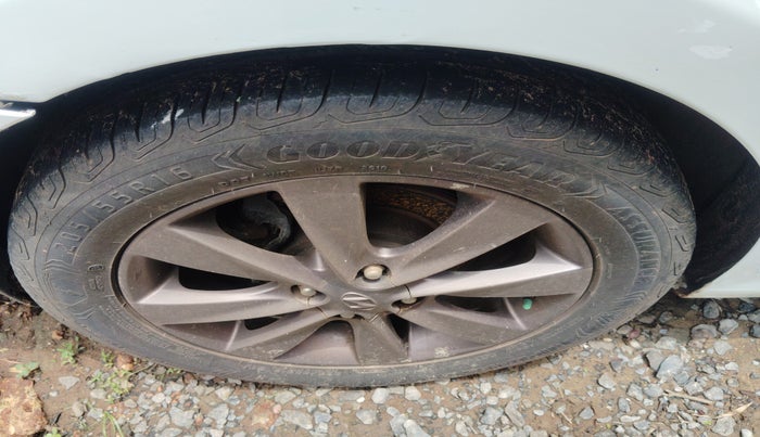 2012 Hyundai Verna FLUIDIC 1.6 VTVT SX, Petrol, Manual, 71,964 km, tyre