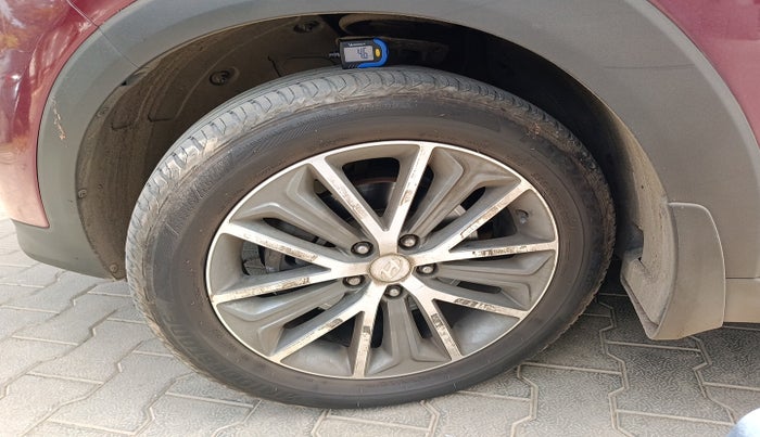 2018 Hyundai Tucson GLS 4WD AT DIESEL, Diesel, Automatic, 1,31,796 km, tyre