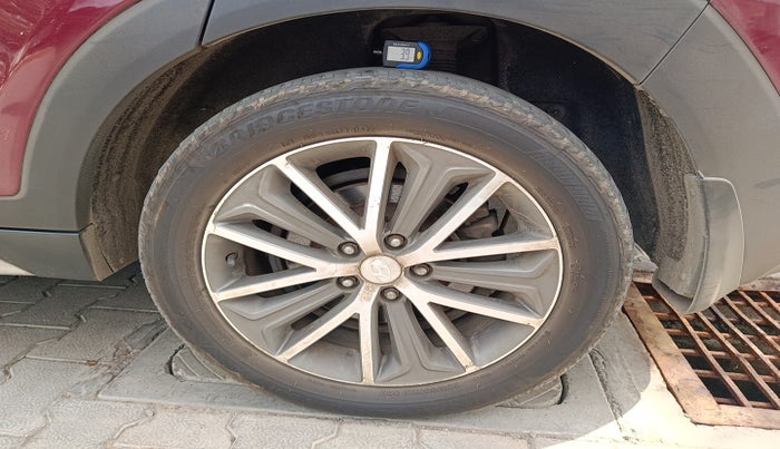 2018 Hyundai Tucson GLS 4WD AT DIESEL, Diesel, Automatic, 1,31,796 km, tyre