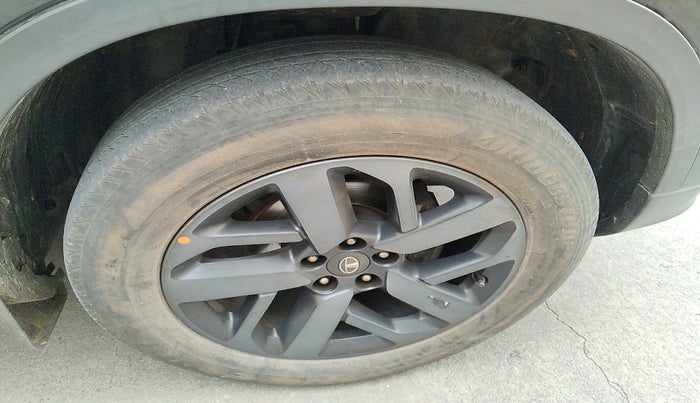 2021 Tata Harrier XZA PLUS 2.0L, Diesel, Automatic, 52,308 km, tyre
