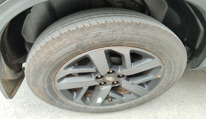 2021 Tata Harrier XZA PLUS 2.0L, Diesel, Automatic, 52,308 km, tyre