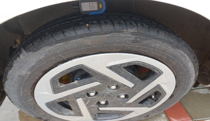 2024 Hyundai GRAND I10 NIOS SPORTZ AMT 1.2 KAPPA VTVT, Petrol, Automatic, 2,717 km, tyre