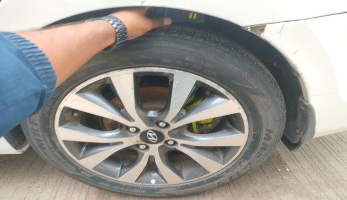 2014 Hyundai Verna FLUIDIC 1.6 CRDI SX, Diesel, Manual, 91,521 km, tyre
