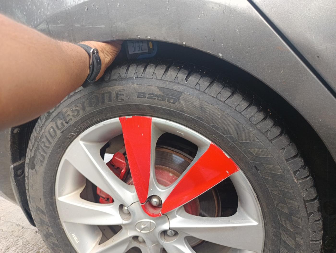 2013 Hyundai Verna FLUIDIC 1.6 CRDI SX, Diesel, Manual, 1,18,716 km, tyre