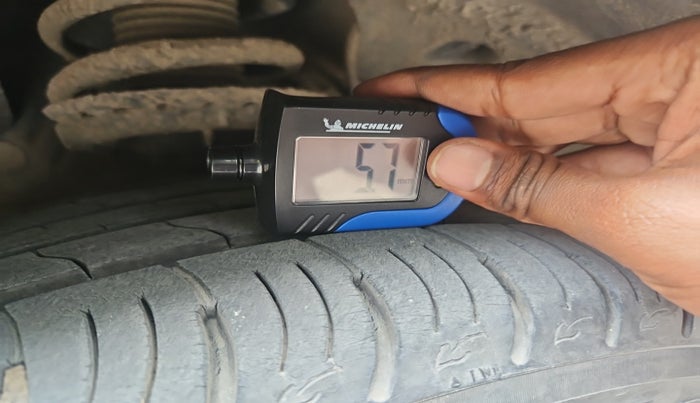 2021 Mahindra XUV300 W8 (O) 1.2 PETROL AMT, Petrol, Automatic, 14,207 km, tyre