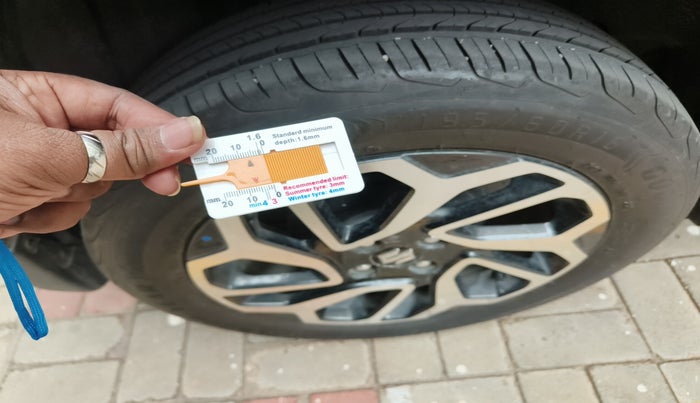 2023 Maruti FRONX ALPHA 1.0L TURBO 6 AT, Petrol, Automatic, 8,465 km, tyre