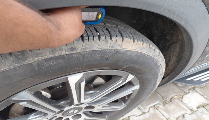 2021 Mahindra XUV700 AX 7 P AT 7 STR, Petrol, Automatic, 27,495 km, tyre