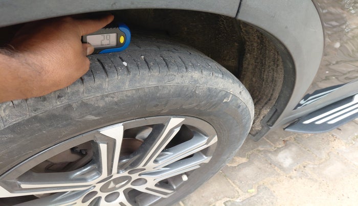 2021 Mahindra XUV700 AX 7 P AT 7 STR, Petrol, Automatic, 27,495 km, tyre