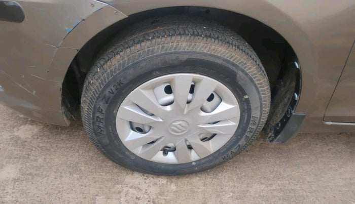 2015 Maruti Swift Dzire LDI, Diesel, Manual, 73,863 km, tyre