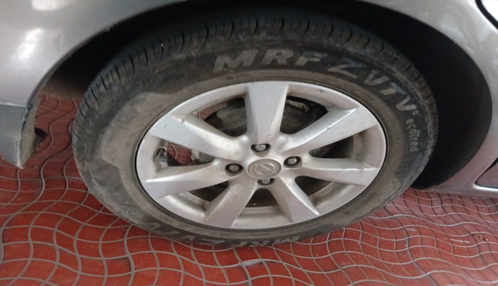 2011 Nissan Sunny XV PETROL, Petrol, Manual, 1,10,494 km, tyre