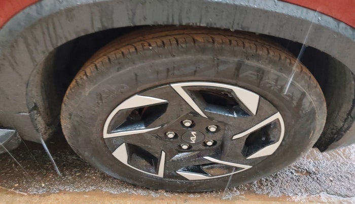 2024 KIA SONET HTK PLUS 1.2 PETROL MT, Petrol, Manual, 7,271 km, tyre