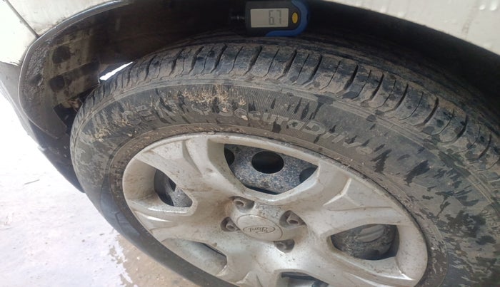 2013 Ford Ecosport TREND 1.5L DIESEL, Diesel, Manual, 1,46,243 km, tyre