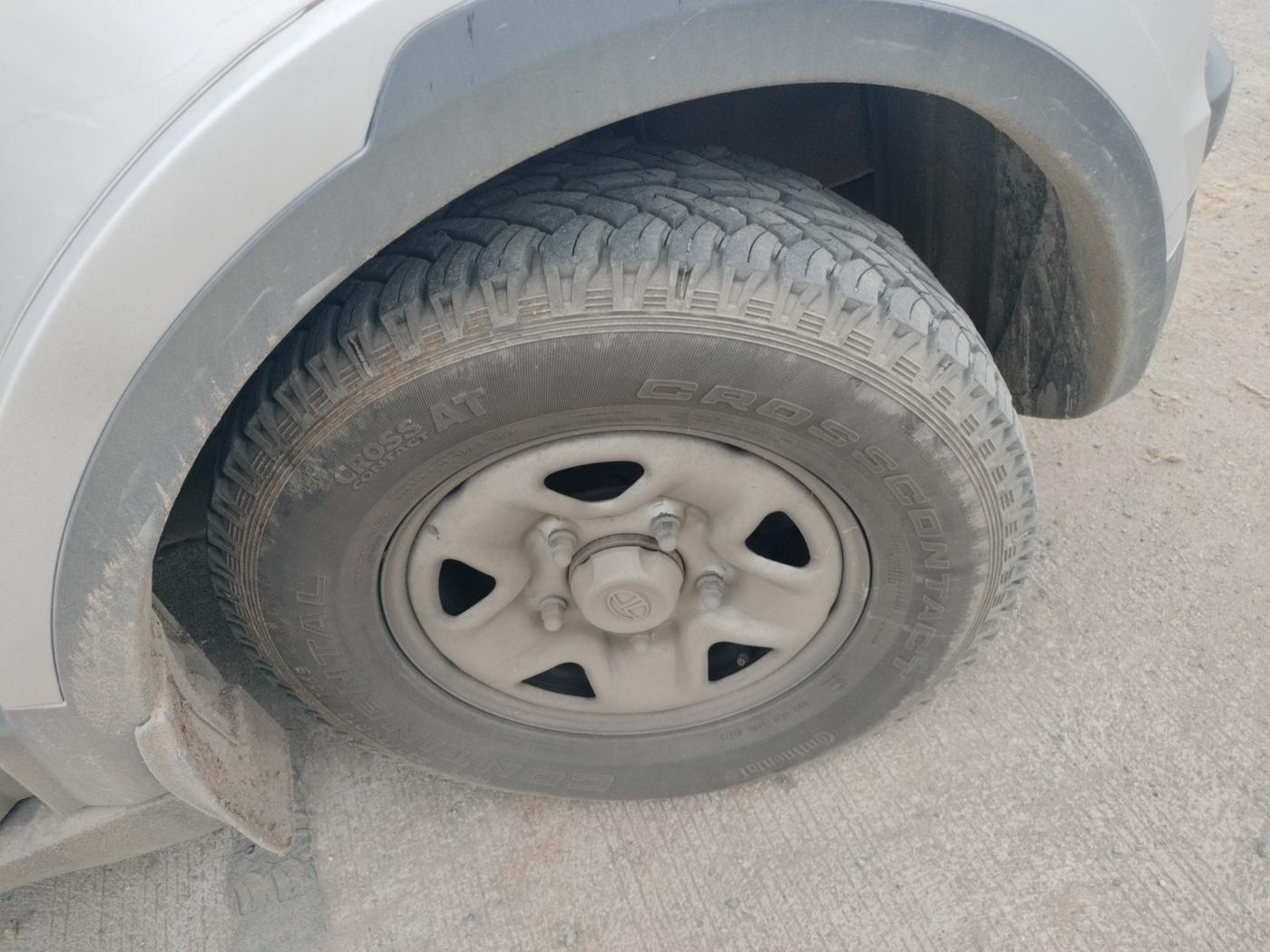 2018 Tata Hexa XM 4X2 7 STR, Diesel, Manual, 1,11,240 km, tyre