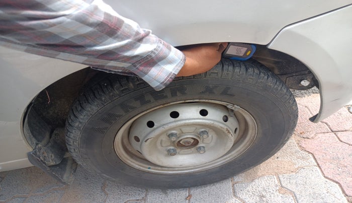 2010 Maruti Alto LXI, Petrol, Manual, 12,896 km, tyre