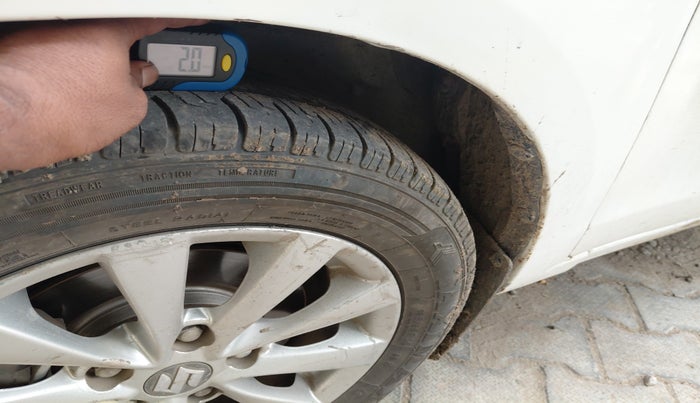 2017 Maruti Ertiga ZDI + SHVS, Diesel, Manual, 83,199 km, tyre