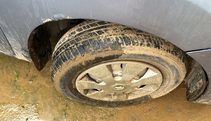 2011 Maruti Wagon R 1.0 LXI, Petrol, Manual, 1,68,605 km, tyre