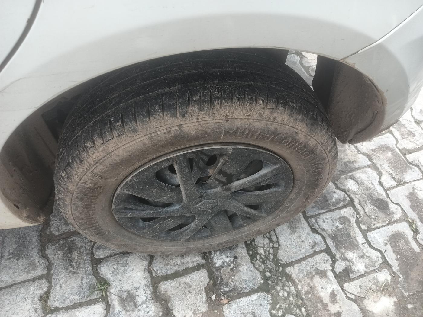 2015 Maruti Swift VDI ABS, Diesel, Manual, 94,702 km, tyre