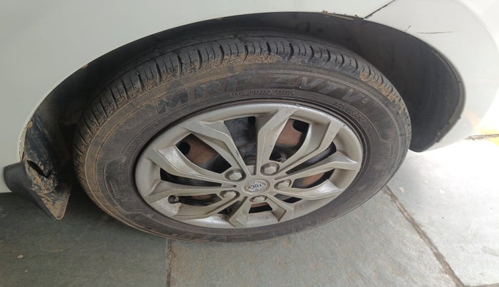 2015 Tata Bolt XMS REVOTRON, Petrol, Manual, 97,965 km, tyre