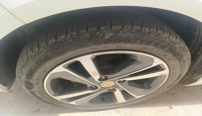 2022 Tata ALTROZ XZ PLUS PETROL, Petrol, Manual, 35,162 km, tyre