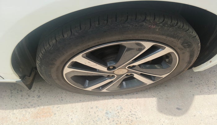 2022 Tata ALTROZ XZ PLUS PETROL, Petrol, Manual, 35,162 km, tyre