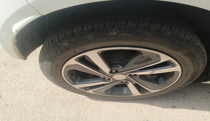2022 Tata ALTROZ XZ PLUS PETROL, Petrol, Manual, 35,162 km, tyre