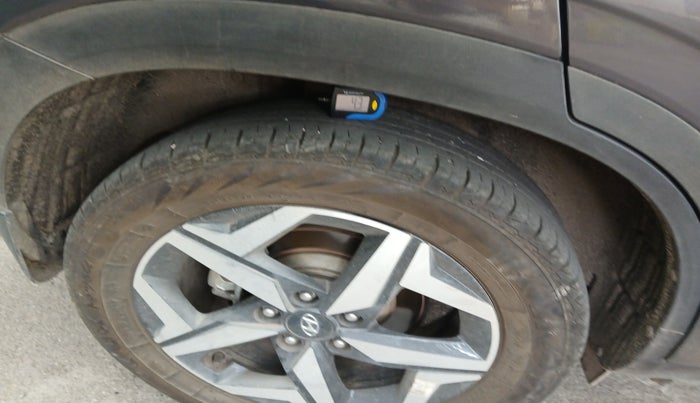 2021 Hyundai ALCAZAR PRESTIGE 1.5 MT 7STR, Diesel, Manual, 25,700 km, tyre