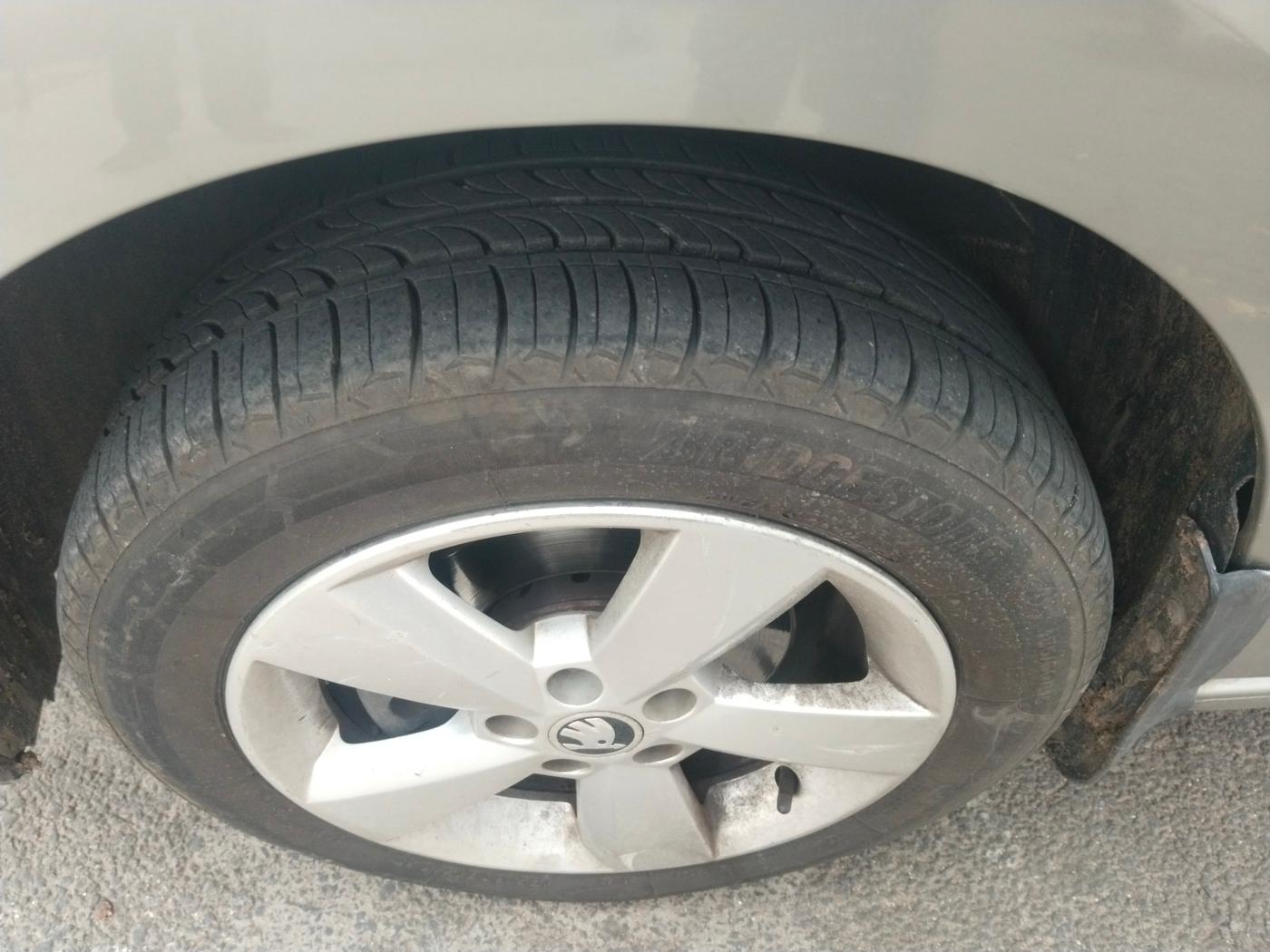 2017 Skoda Rapid AMBITION 1.5 TDI, Diesel, Manual, 1,57,982 km, tyre