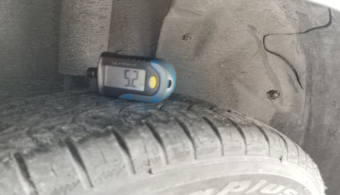 2010 Tata Indica Vista AURA SAFIRE, Petrol, Manual, 35,370 km, tyre